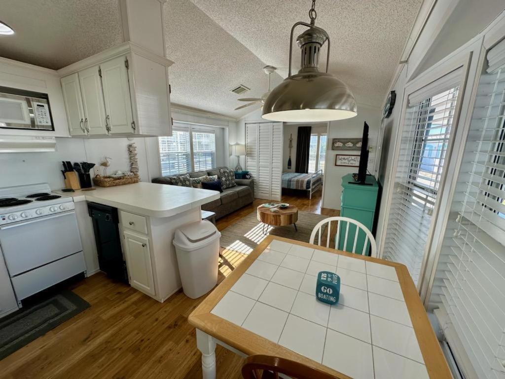 Family Friendly Beach Home Located In Beautiful Miramar Beach, Fl Destin Zewnętrze zdjęcie